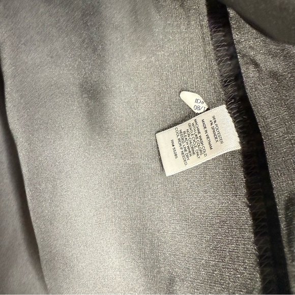 Express Dark Gray Cap Sleeve Satin Blouse Women’s Size Medium - Picture 4 of 8